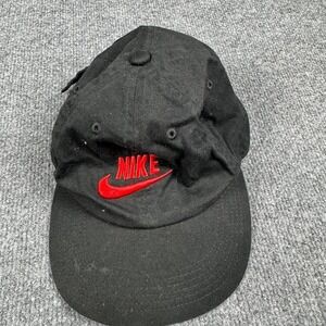 Black Nike baseball cap